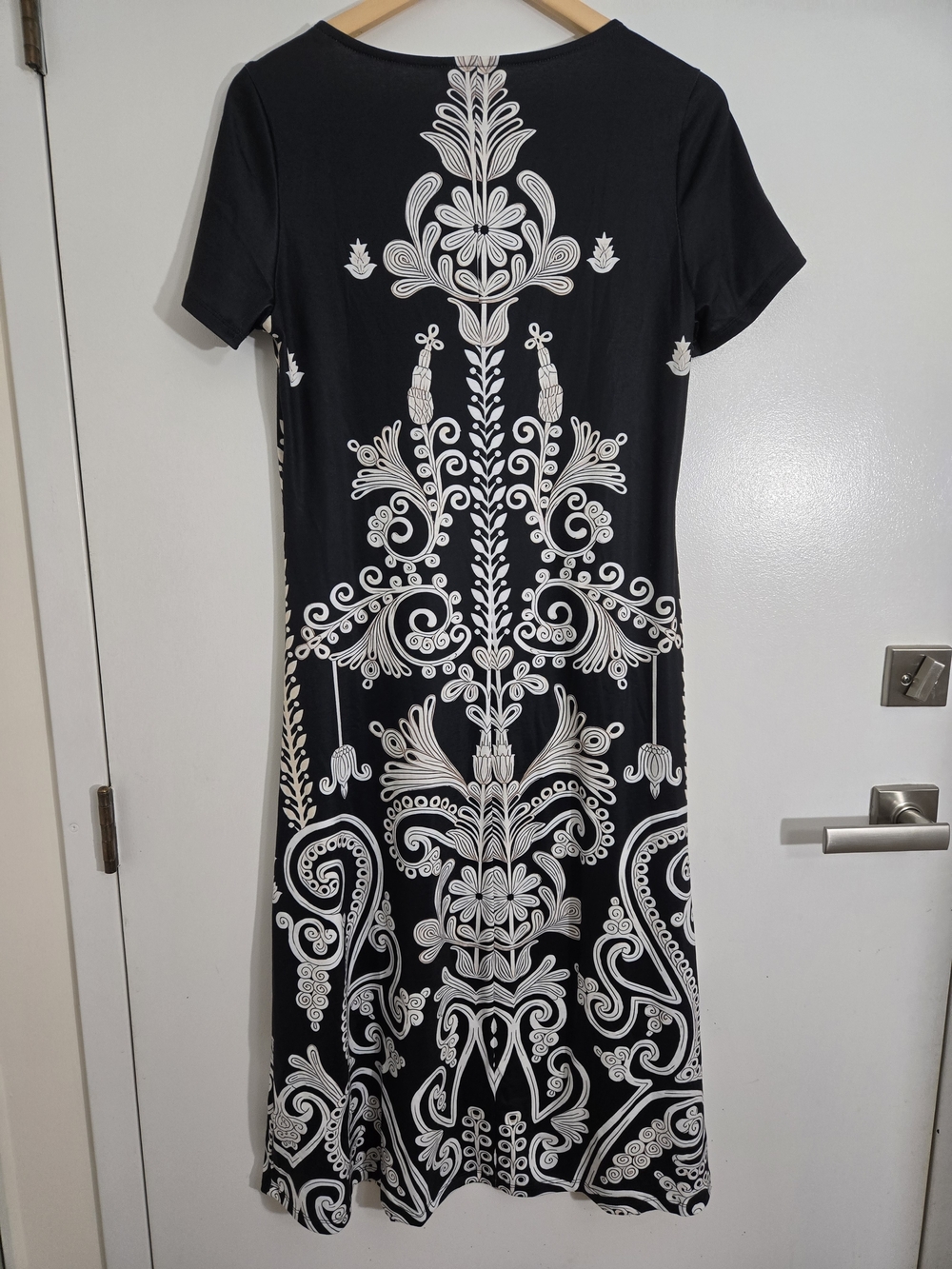 NWT ShallWe Black White Scroll Print Midi Dress Small - Picture 4 of 7